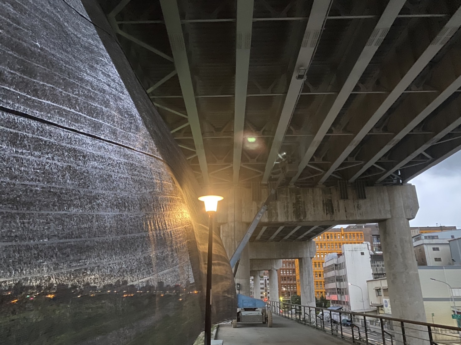 橋梁外部防蝕塗裝完成面